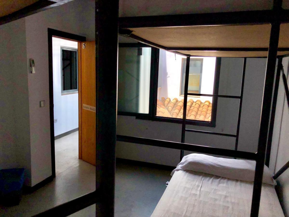 Traveller Box Hostel Sevilla Exterior foto